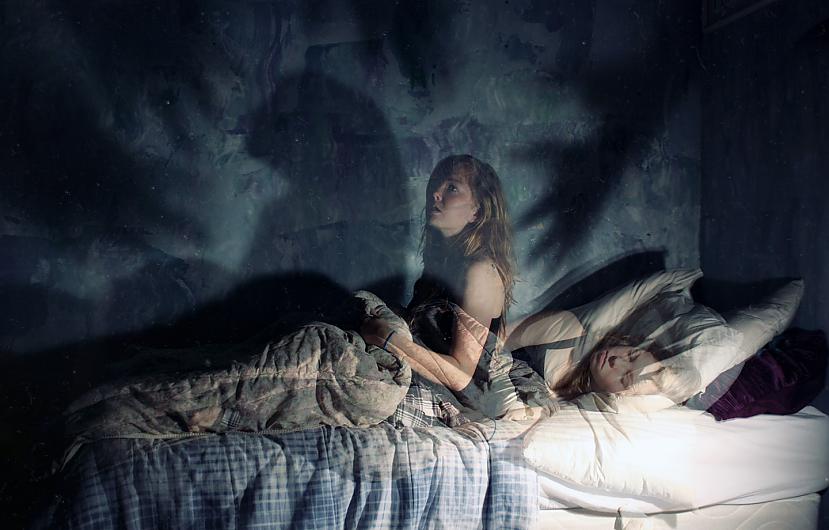 Kad cilvēks saskarās ar miega... Autors: nejaucenīte Miega paralīze - tas var notikt arī ar Tevi.