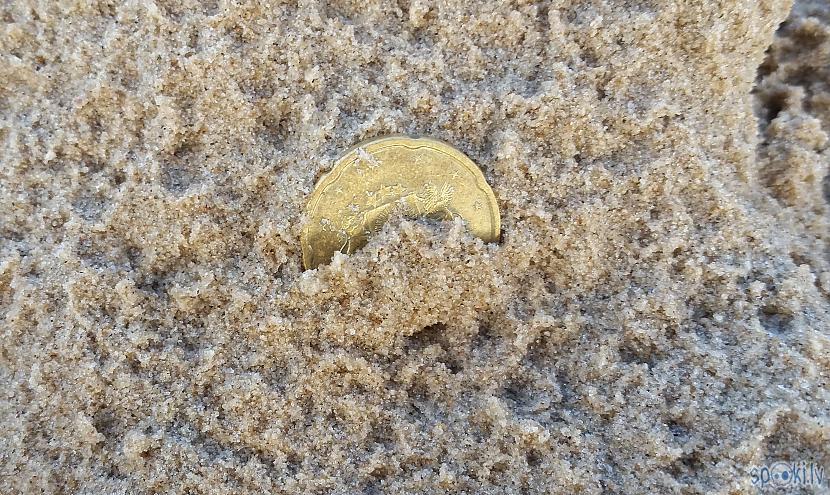 Pludmalē monētas... Autors: pyrathe Daži vakari pludmalē ar metāla detektoru  #3