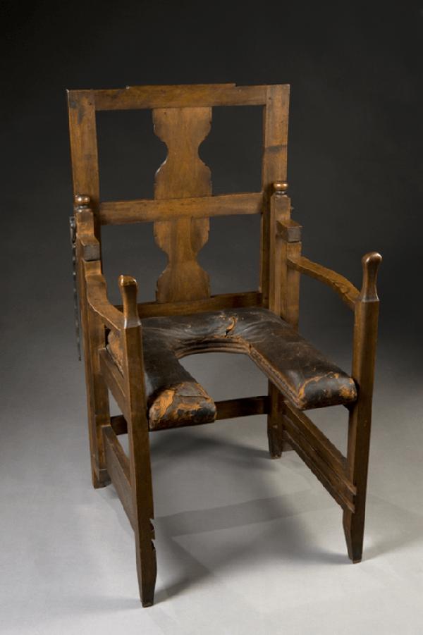 Krēsls no 1750 gada  paredzēts... Autors: sfinksa Priekšmeti no pagātnes II