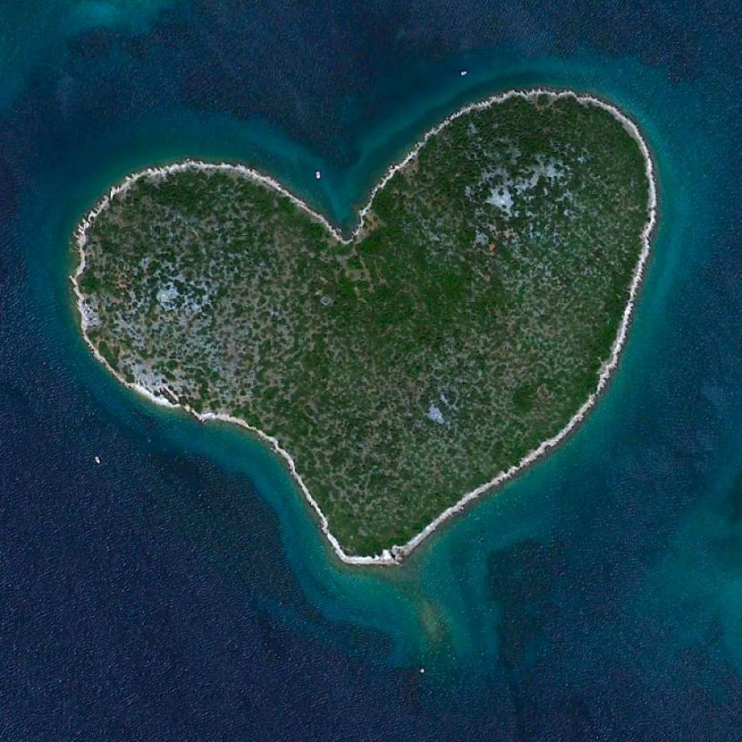 Loverrsquos Island... Autors: Šamaniss Fantastiskas satelīta bildes