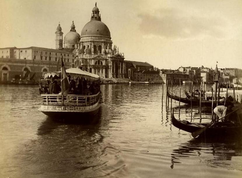 Vaporetto  publiskais ūdens... Autors: Lestets Venēcija - vēl tūristu nesabojāta