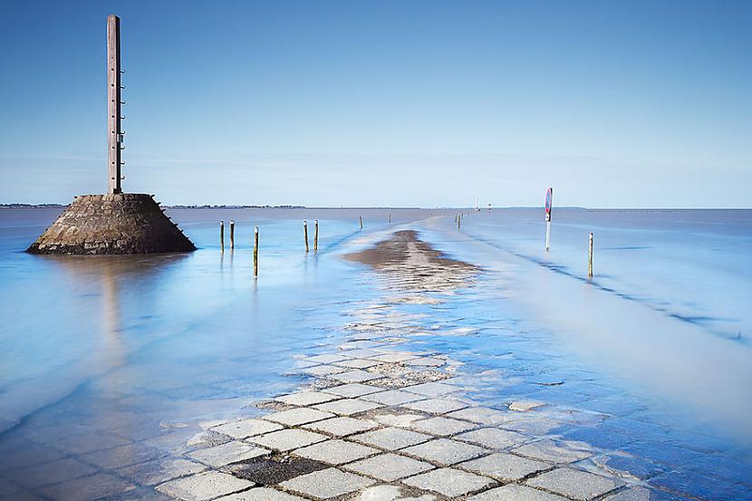  Autors: EV1TA Šis ceļš Francijā pazūd zem ūdens divas reizes dienā