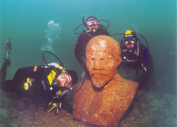 Zemūdens muzejs Tarhankutas... Autors: Raziels Noslīcinātie vadoņi