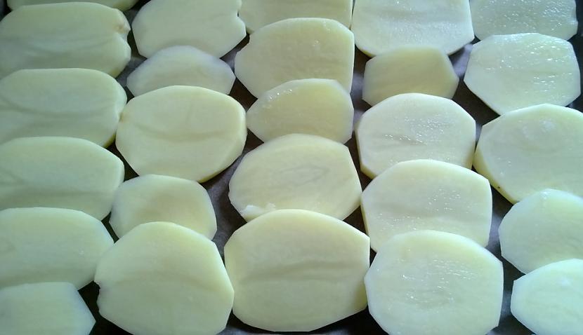  Autors: Kviustāāā RECEPTE - kartupeļu, bumbieru, zilā siera sacepums