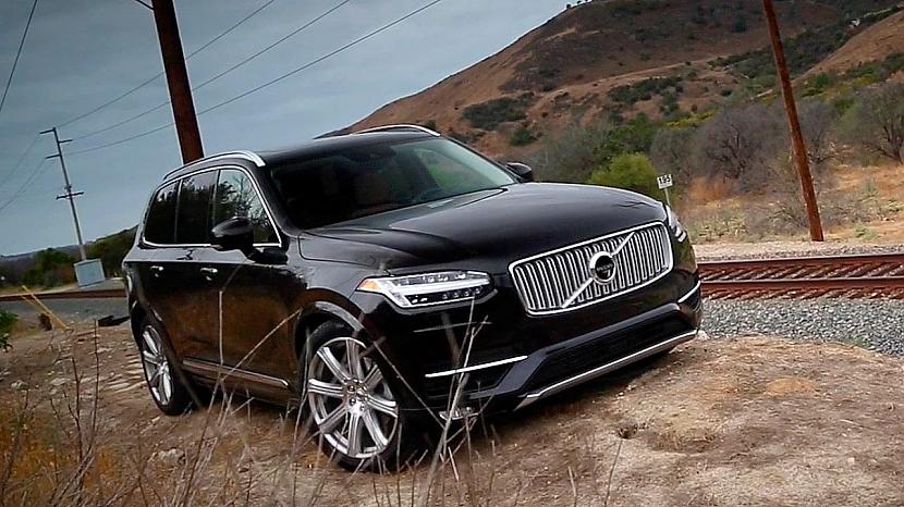 Vecais labais Volvo. Bet šis ir jaunais XC 90 (arī izturīgs).