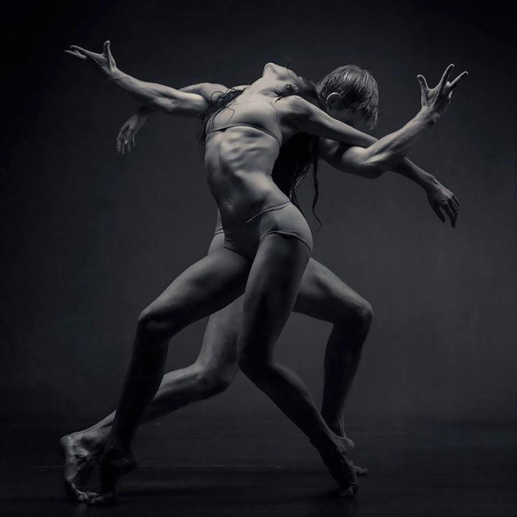  Autors: matilde Kas sanāk, ja skulptors nolemj fotografēt dejotājus