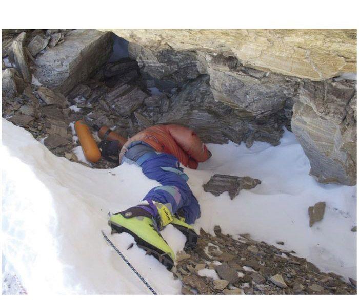 Līķis kas guļ Everestā... Autors: kaķūns 70 interesanti foto ar aprakstiņiem #6