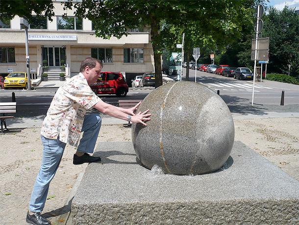 Peldoscaronās akmens bumbas... Autors: Ciema Sensejs Atmiņā paliekošas strūklakas