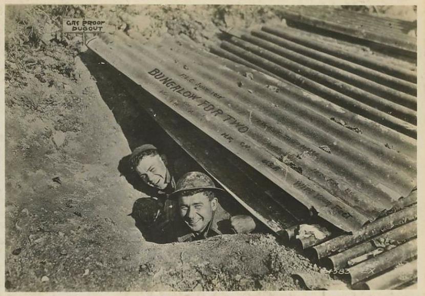 Pret piparu gāzi... Autors: Lestets Retas bildes no 1. pasaules kara ierakumiem