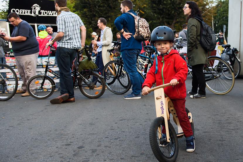 Akcija Ar velo uz darbu Autors: Agnese Ozola Akcija "Ar velo uz darbu"