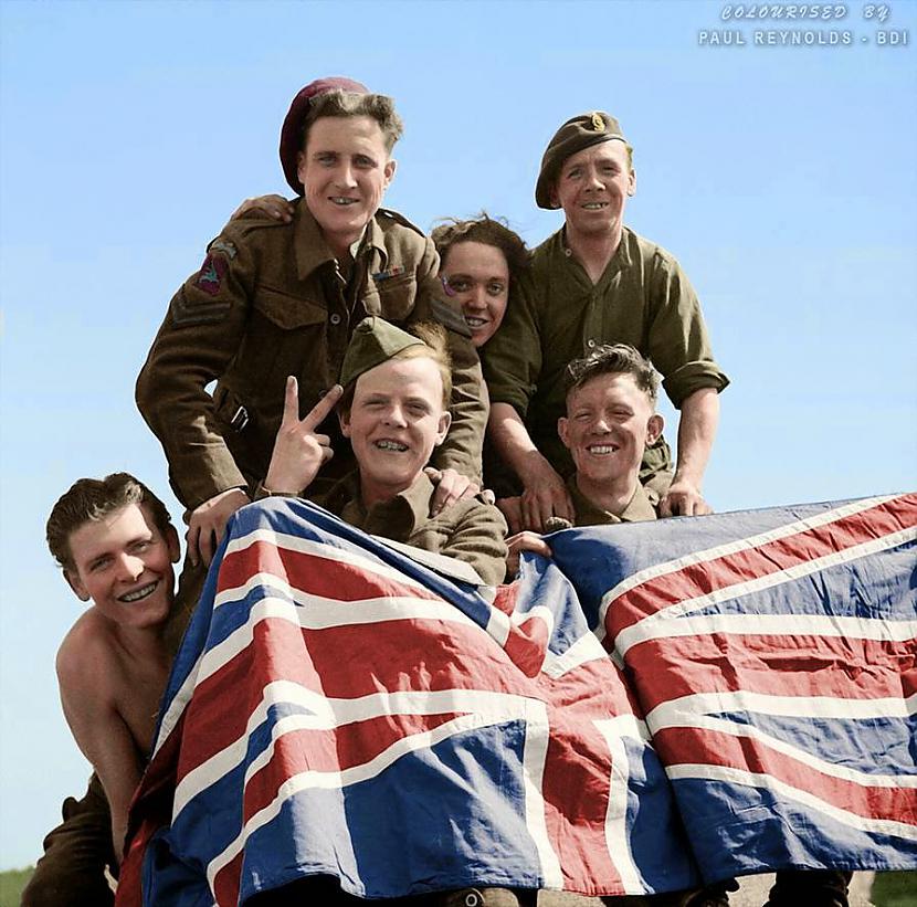 Britu gūstekņi svin uzvaru... Autors: Lestets 2. pasaules kara bildes, kas pārsteigs!