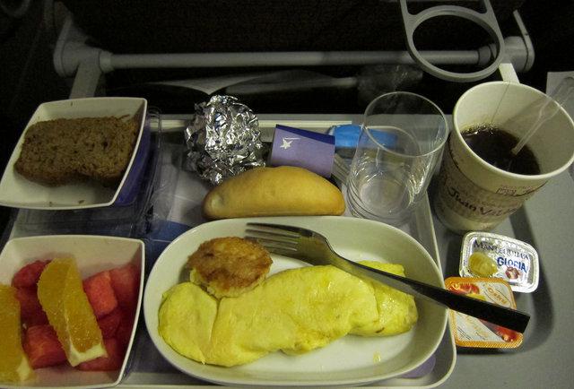 quotJetstarquot omlete no... Autors: Latvian Revenger Redzot šos ēdienos, ko pasniedz lidmašīnās, priecāsies, ka brauc ar mašīnu
