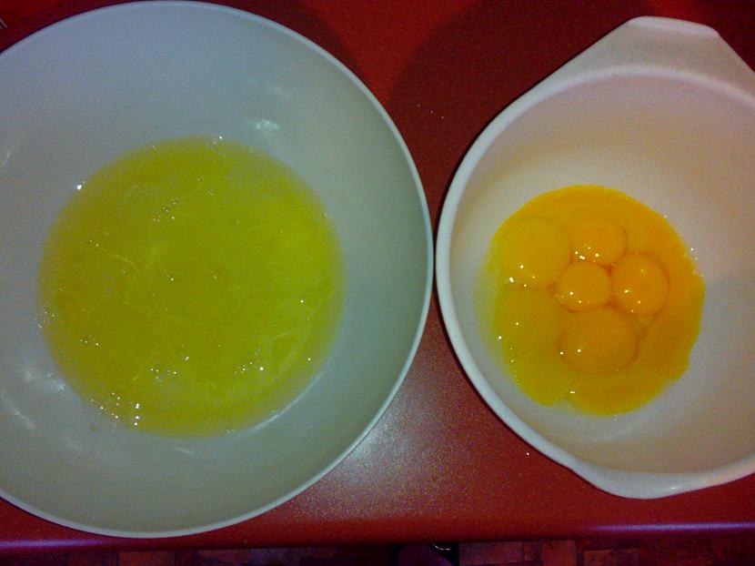 Kūkas kārtai vajadzēs 78 olas... Autors: MehāniskāBerze Āboldrupačkūka - divi vienā