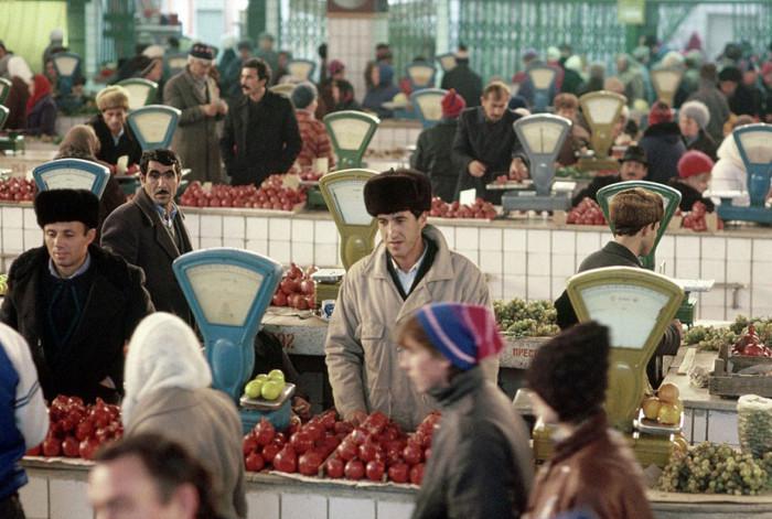 Scaronādi izskatījās tirgus... Autors: Emchiks Pēdējo gadu Padomju Savienības fotogrāfijas