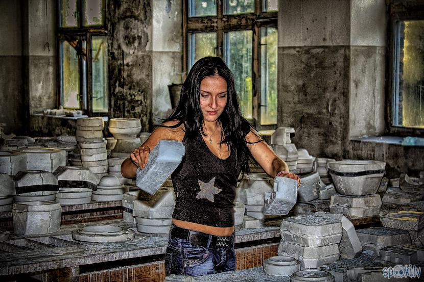  Autors: LosAngeles Atmiņu bildes no Rīgas porcelāna rūpnīcas jeb kā tautā sauc "Farfora Rūpnīca"