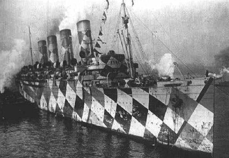 RMS Mauretania 1916g Autors: Lestets Kuģu kamuflāža 1. un 2. pasaules karā