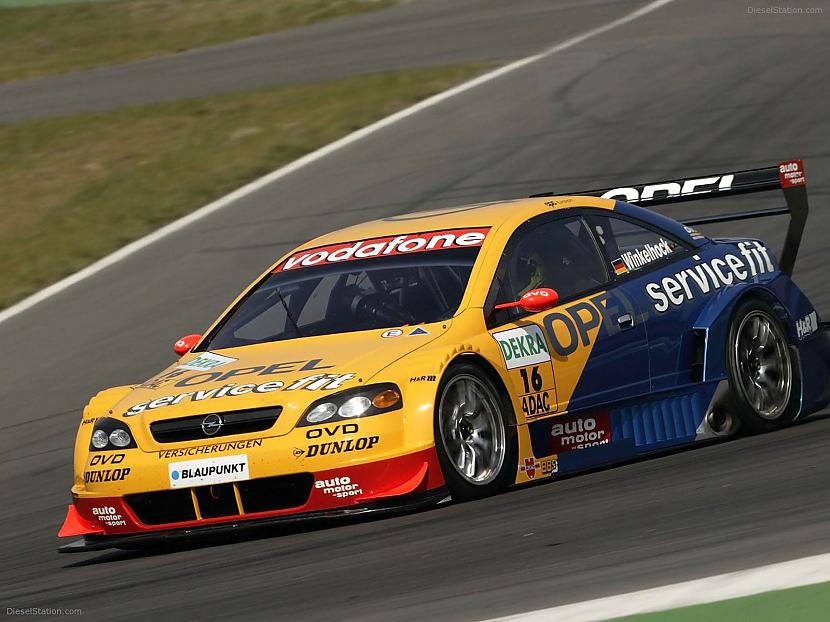 Opel Astra no priekscaronas Autors: Fosilija DTM (Deutsche Tourenwagen Masters). Jaunā ēra.