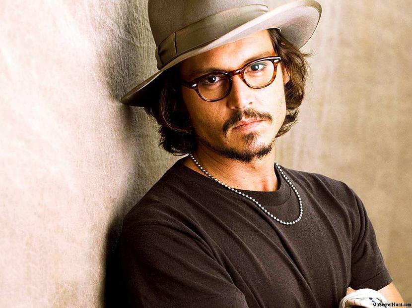 Johnny Depp Džonijs... Autors: Fosilija Slavenību dīvainības!