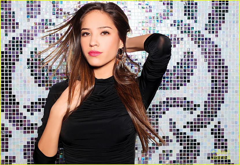  Autors: Fosilija Kelsey Chow Aktrise