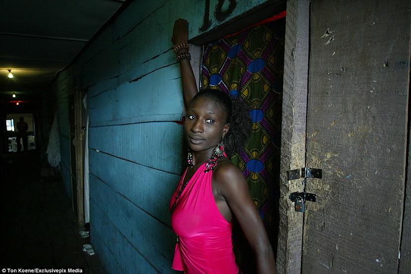 Lai gan scaronīs prostitūtas... Autors: matilde Bailes, prostitūcija un AIDS Nigērijas lielākajā bordelī
