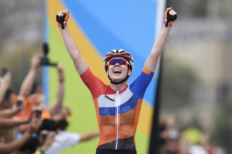 Nīderlandes sportiste Anna van... Autors: 100 A 30 ļoti emocionāli brīži no Olimpiskajām spēlēm!