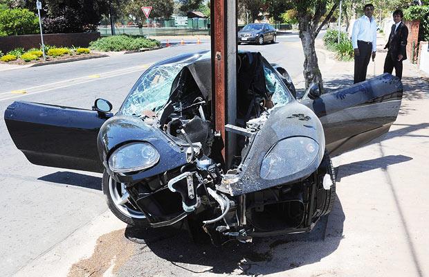 Aww viņa apskauj ceļa zīmi Tas... Autors: Fosilija Amizantas autoavārijas