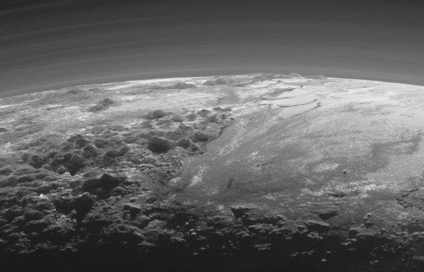 Planētas Pluto kalni Autors: boo hoo Ilustratīvs raksts par kosmosu