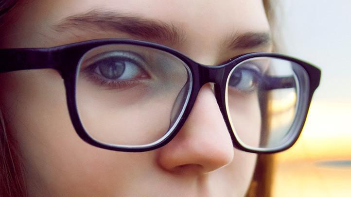 Izmanto... Autors: 100 A 20 skaistuma padomi sievietēm, kuras valkā brilles!