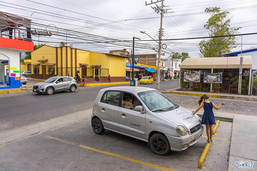 Iznācu arā no veikala OXXO nē... Autors: Alex Vikingo Kur tūristi nestaigā Meksikas kūrortpilsētā - Puerto Vallarta