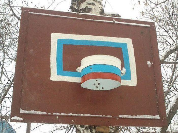 Basketbola groza tīkliņa... Autors: Emchiks Iespējams tikai Krievijā 4