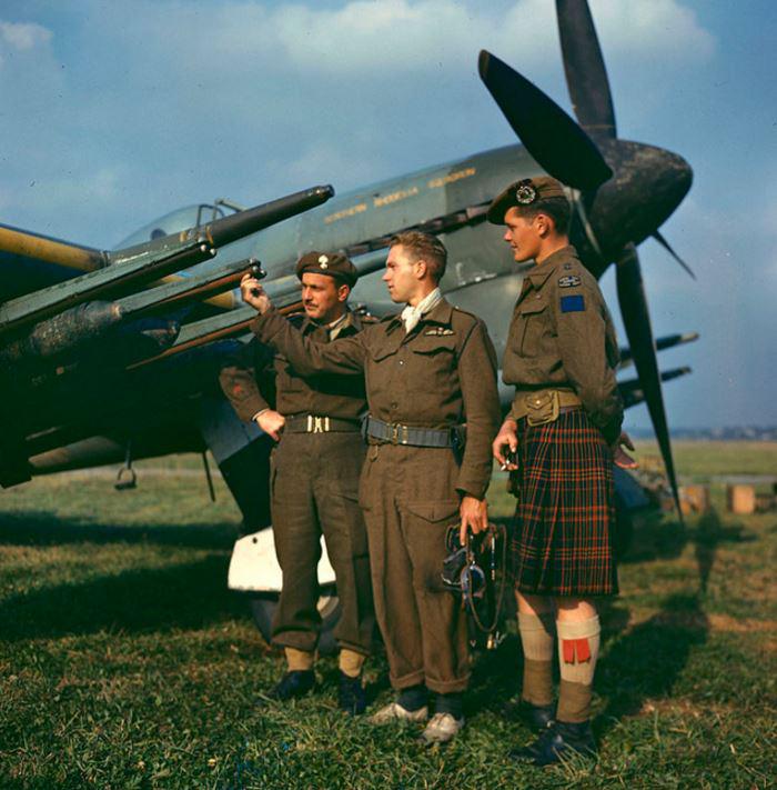 TaifūnsnbspMkIB RCAF 1945nbsp Autors: Lestets Neticamas krāsainas bildes no 2. pasaules kara ikdienas