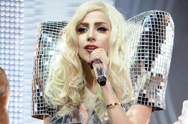 Lady Gaga Dziedātājs un... Autors: Fosilija Kas piedzima kā auns?