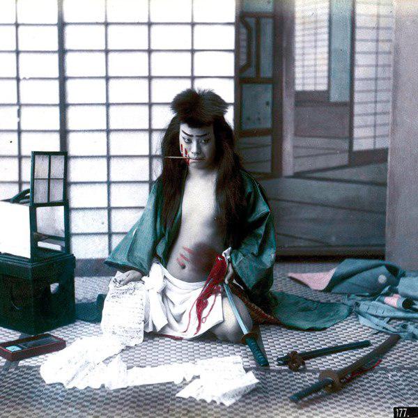 Senākais minētais seppuku... Autors: Lestets Seppuku - japāņu pašnāvību tradīcija