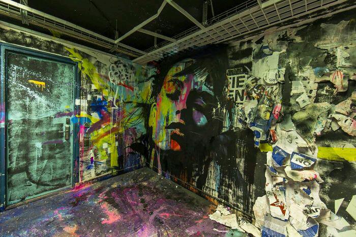  Autors: e e e Kad graffiti māksliniekus uzaicina izdaiļot kopmītņu telpas