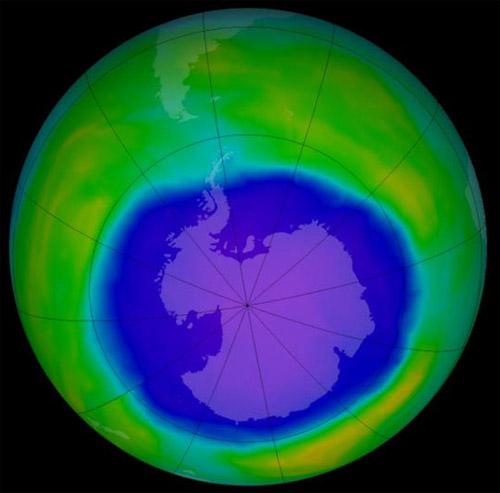 Ozona slāņa caurums virs... Autors: Fosilija Fakti par globālo sasilšanu, kuri iznīcinās tavu prātu! 47. daļa!