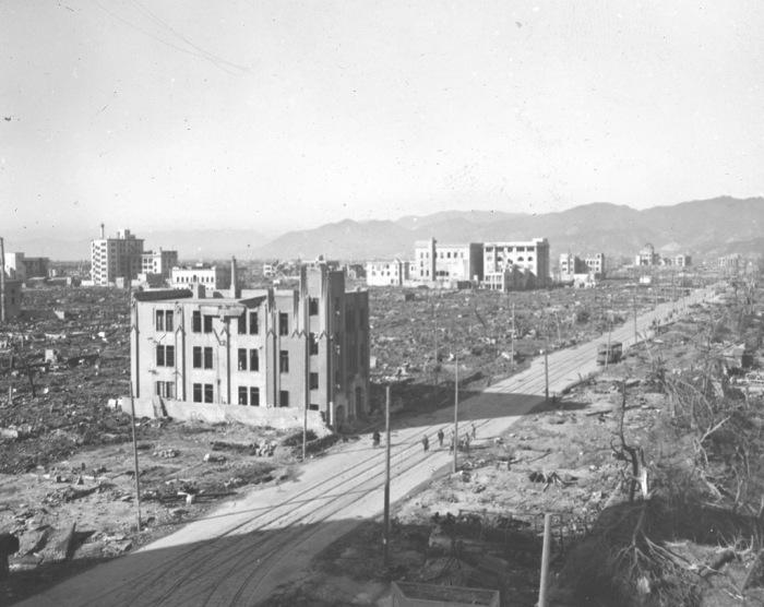 Skats uz Hirosimas rajonu... Autors: Lords Lanselots Šokējošas bildes no Hirosimas atomkara 1945.gadā