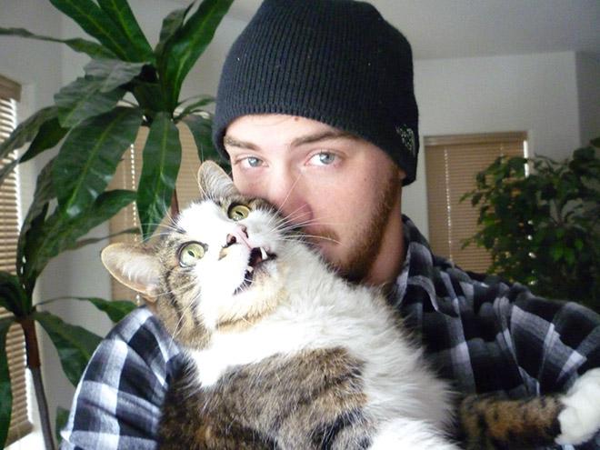  Autors: matilde Kaķi, kuri negribēja taisīt selfiju ar savu tizlo saimnieku!