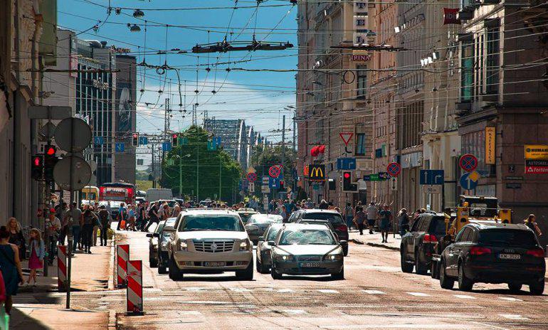  Autors: 100 A 25 fotogrāfijas ļaus tev paskatīties uz satiksmi Rīgā mazliet citādi!