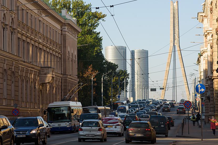   Autors: Arnis Zadināns Rīdzinieki aicina šoferus "Dienā bez auto" atstāt savus spēkratus mājās