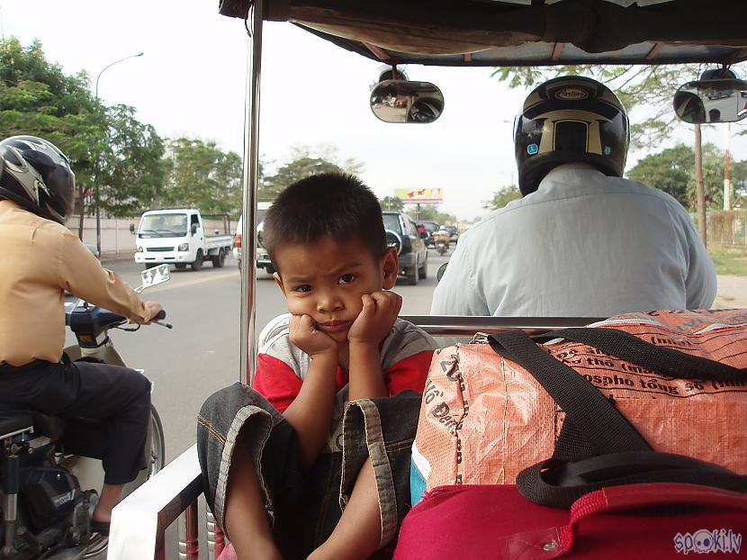 Bērni ir bērni ļoti draudzīgi... Autors: Juris1604 Ceļojums uz Taizemi