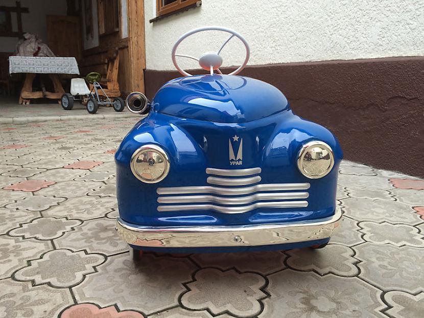  Autors: Fosilija Kāds krievs atjaunoja PSRS laika bērnu mašīnītes - skats lielisks!!!