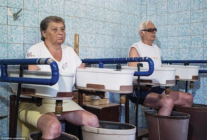 Minerālās vannas kājām un... Autors: Lords Lanselots PSRS laika prestižas Sanatorijas vēsturiskās bildēs!