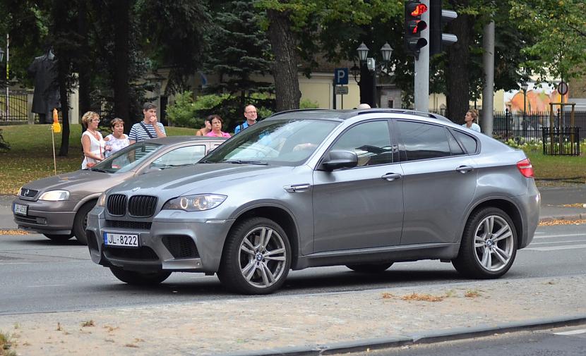 BMW X6nbspM Autors: LGPZLV Dārgas mašīnas uz Latvijas ceļiem. 2017 #9