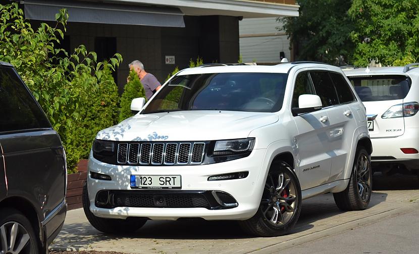 Jeep Grand Cherokee SRT8 Autors: LGPZLV Dārgas mašīnas uz Latvijas ceļiem. 2017 #9