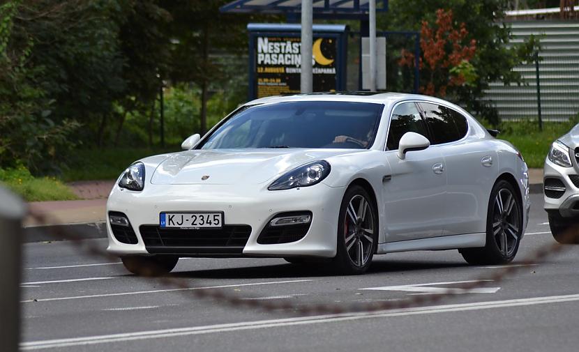 Porsche Panamera Turbo Autors: LGPZLV Dārgas mašīnas uz Latvijas ceļiem. 2017 #10