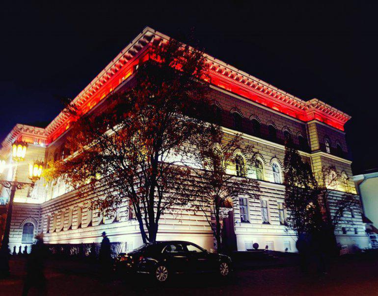 Spoži mirdz arī Saeimas ēka Autors: 100 A Kā latvieši iemūžina patriotisma nedēļu fotogrāfijās. Neliela reportāža!