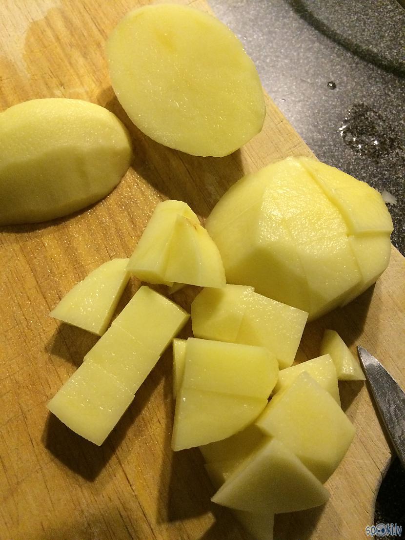 Kartupeļus un pupas liek uz... Autors: Lagerta Pupiņprieki