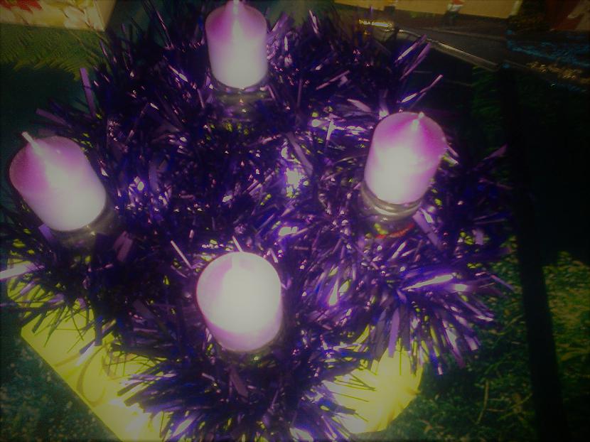 Tumši violetais vainags ... Autors: theFOUR Ziemassvētki nāk - Pievieno savu Adventes vainagu!
