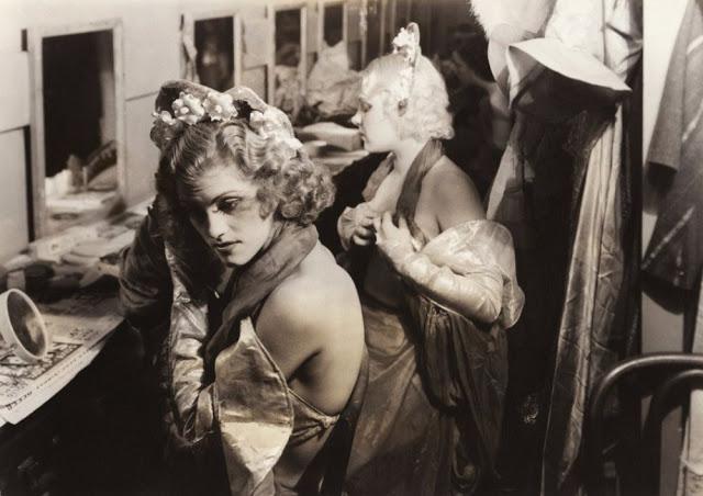 1936 g viņa devās pie... Autors: Lestets Kabarē aizkulises - burleskas dejotāju bildes no 1930. gadiem
