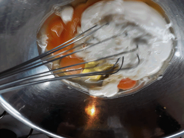 Olas saputoju ar majonēži bet... Autors: Cigors7 Vistu karbonādes - ko es vēl varu pastāstīt ?